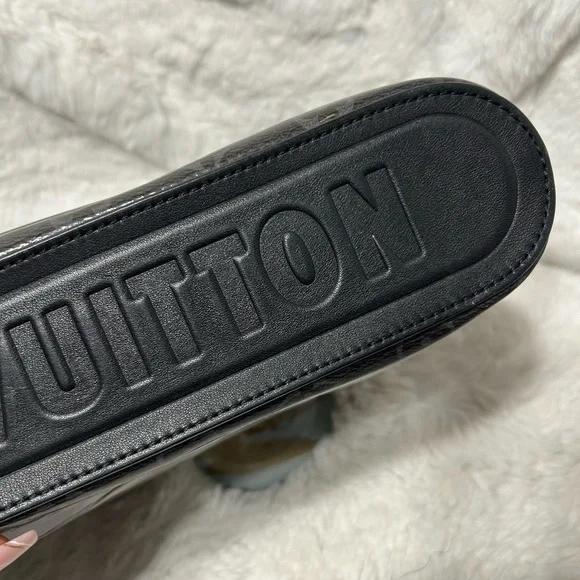 Louis Vuitton Eclipse Monogram Pochette - Picture 10 of 16